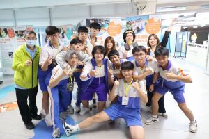 2026年基隆市高中學生自主學習動靜態成果發表會:暖暖高中團隊的作品以「各自出發，一起走遠」作核心理念